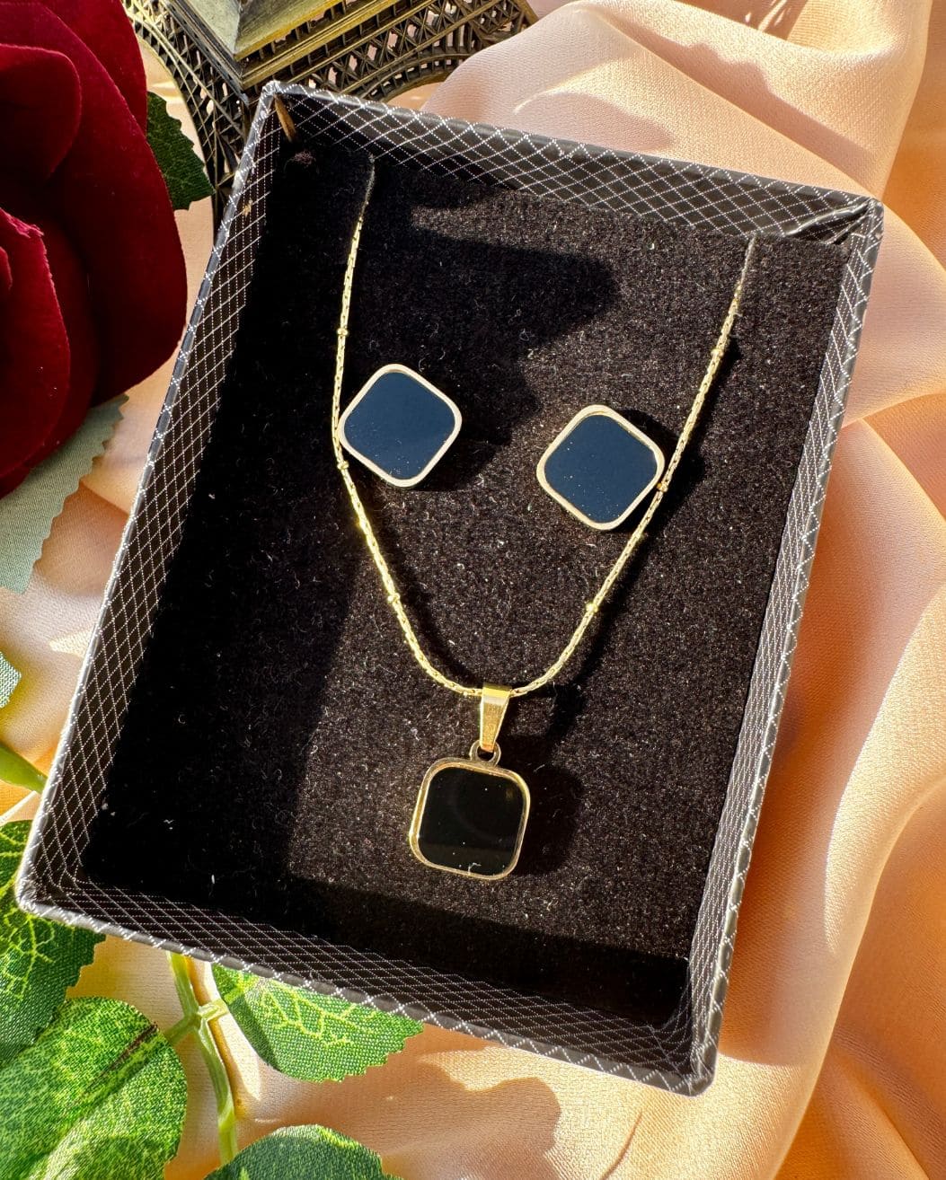 Square Black Shell Pendant Necklace Jewelry Set For Women