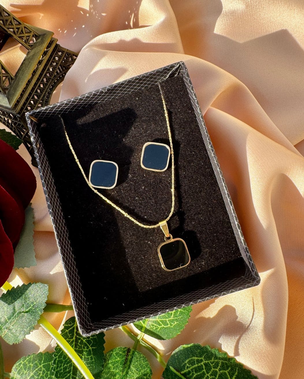 Square Black Shell Pendant Necklace Jewelry Set For Girls