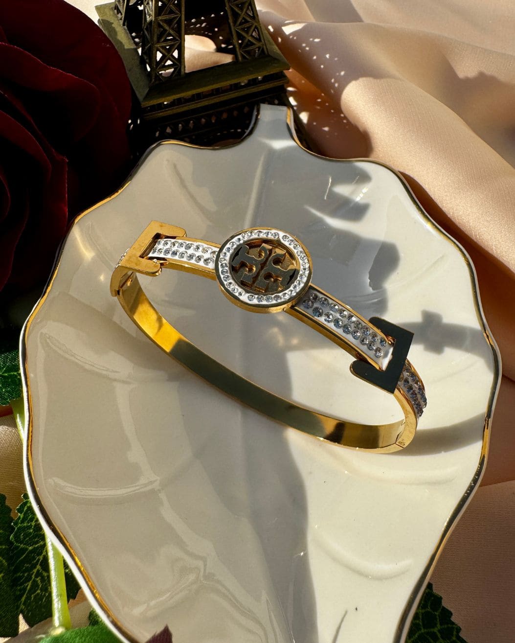 Stylish Anti Tarnish Torry Buckle Stainless Steel Handcuff Bangle for Women