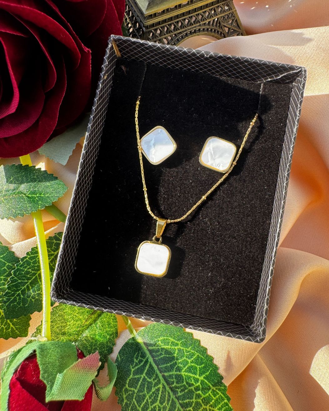 Women's 316L Stainless Steel White Pearlescent Square Necklace Jewelry Set