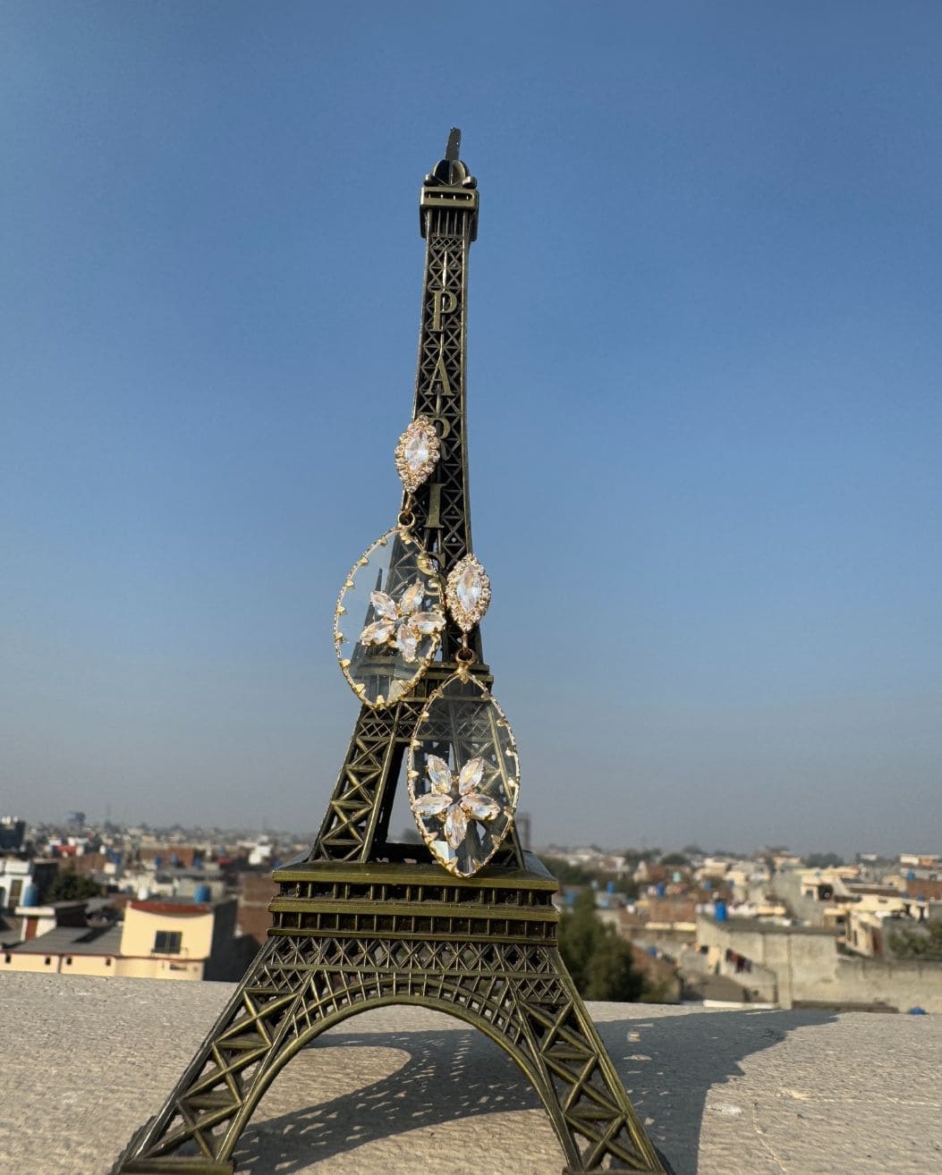 Flower Crystal Drop Earrings – Elegant Crystal Jewelry for Girls & Women